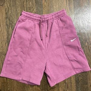 Nike Essential fleece high rise shorts